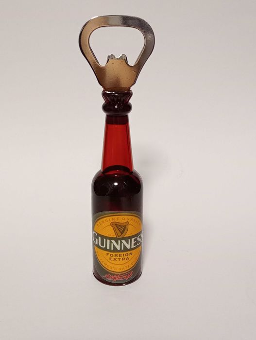 magnes na lodówkę butelka piwa piwo Guinness otwieracz