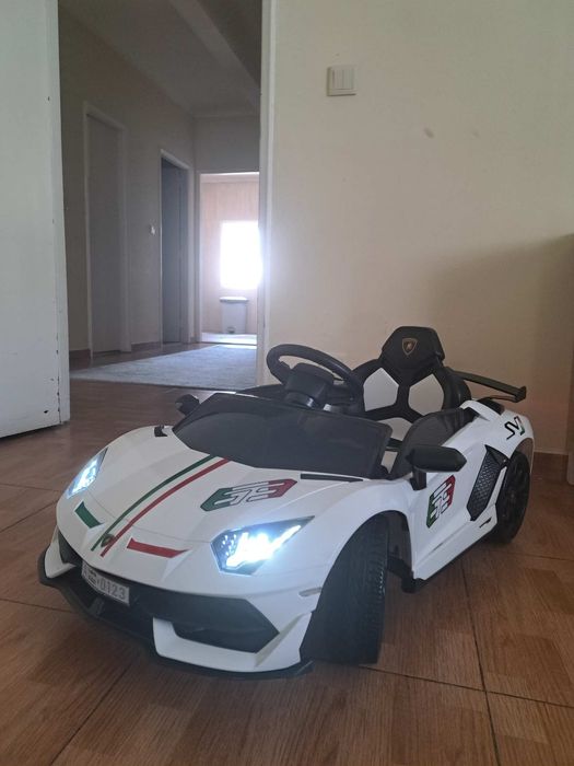 Lamborguinhi SVJ 12v com comando e Carregador