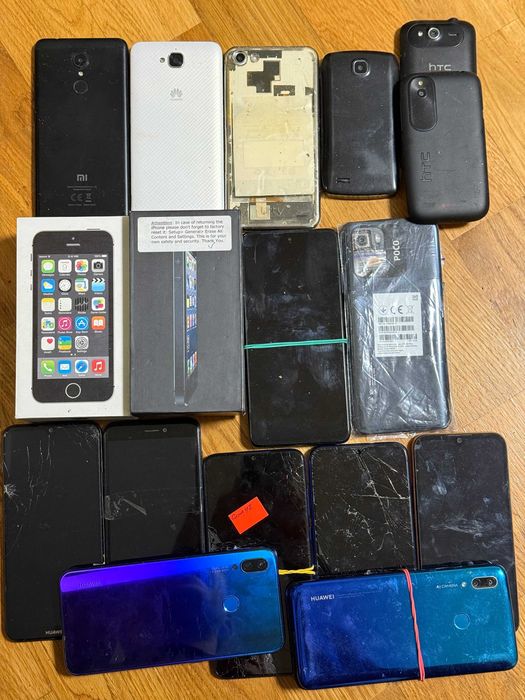 Продам лот різних телефонів та іншої електроніки