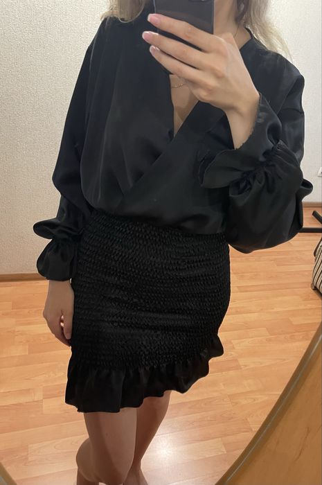 Атласна сукня , юбка на резинці