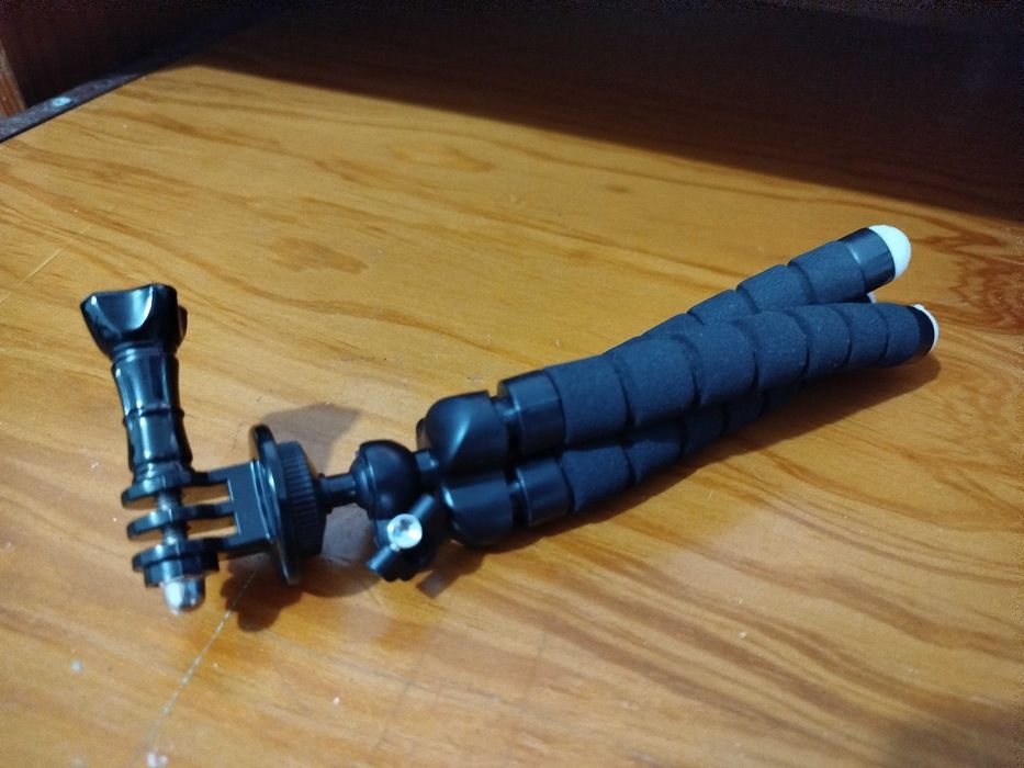 Tripé Flexível Maleável com suporte para GoPro e Máquinas com Rosca