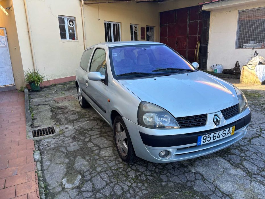 Renault Clio 1.2 Privilege – Económico, Fiável e Pronto a Andar!