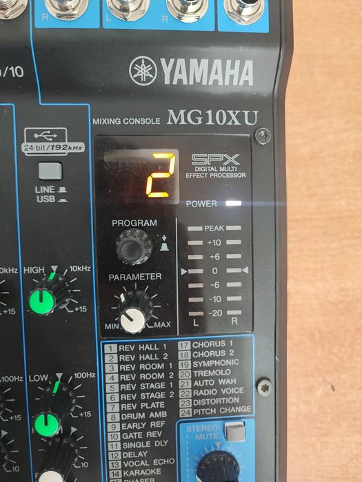 Mesa de Mistura Yamaha MG10XU