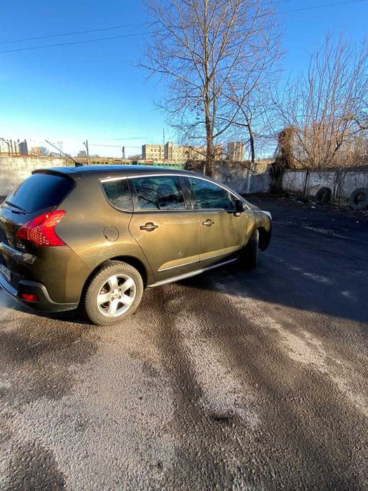 Продаю власне автомобіль Peugeot 3008    2009