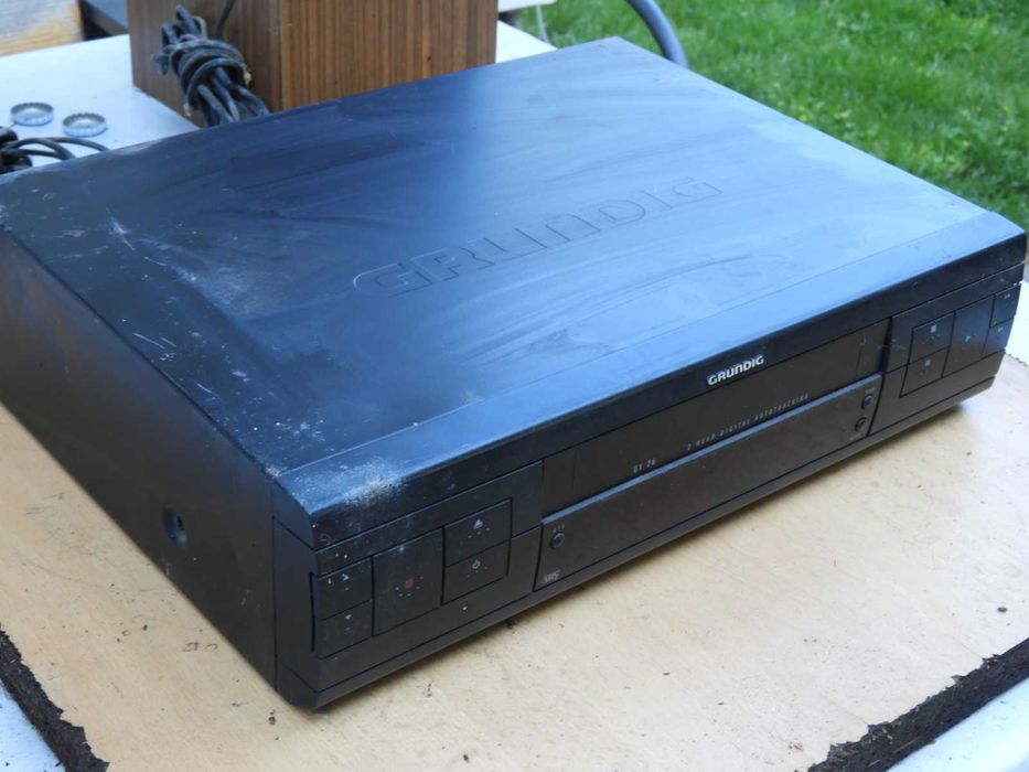 Magnetowid Grundig CV 26 VPS niesprawny