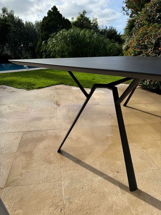 NOVO PRECO - Mesa Italiana Fast Radice Preta Grande Interior Exterior