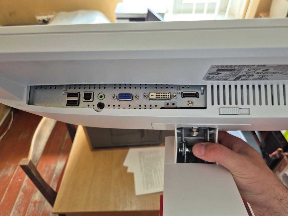 Монітор Fujitsu DY24W-7 (хороший яскравий монітор)