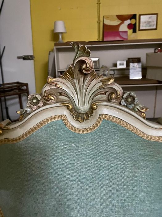 Cadeira em madeira antiga