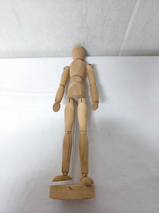 Boneco articulado madeira