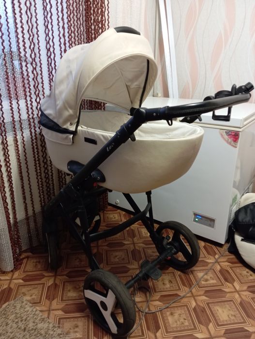 Коляска  Leo Bair