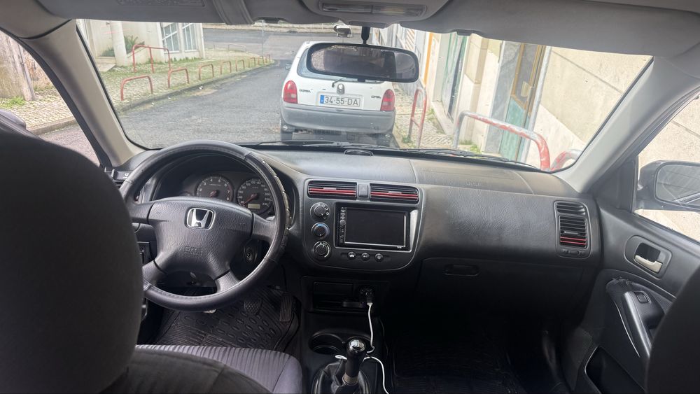 Honda Civic – Confiável, confortável e económico