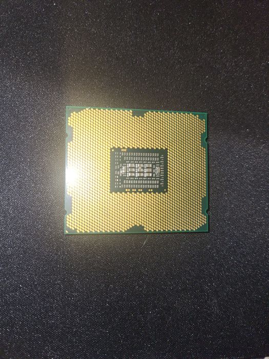 Процесор Intel Xeon E5-2680 | 8 ядер 16 потоків