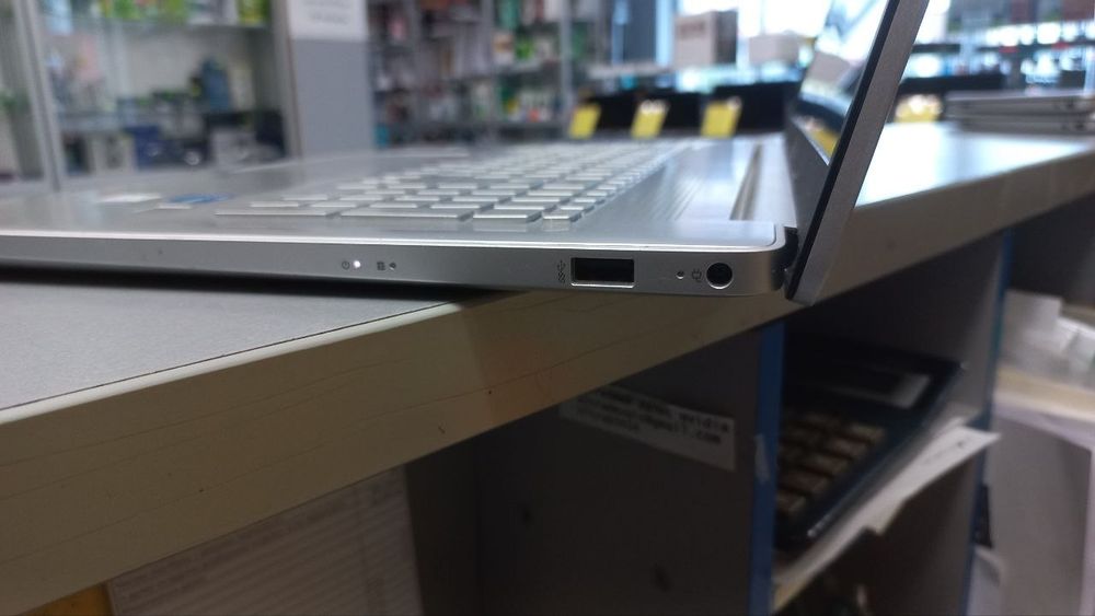 Ноутбук  HP 17 - cn0020nr/i5-1135G7/DDR4-20/SSDM2-512