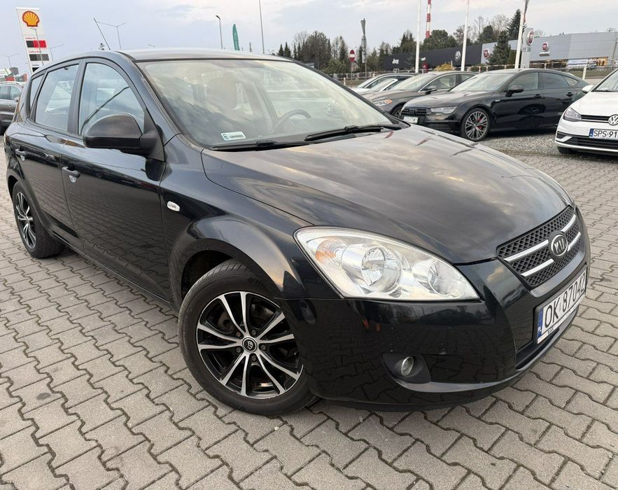 Kia Ceed 1.6 116 km Klima Grzane fotele stan Dobry Brak Korozji 9 lat jeden wła