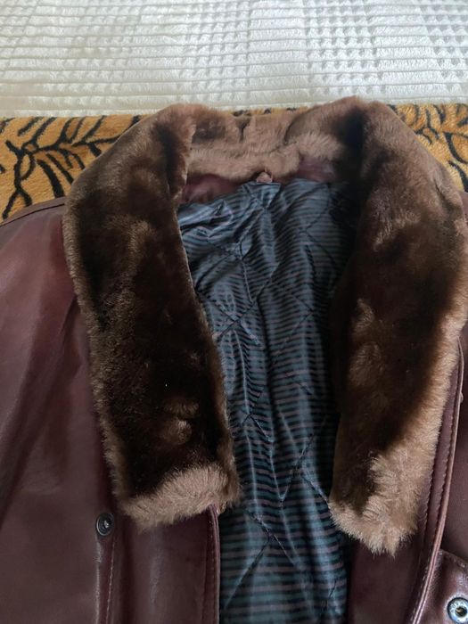 Casaca castanha/bordeaux em couro