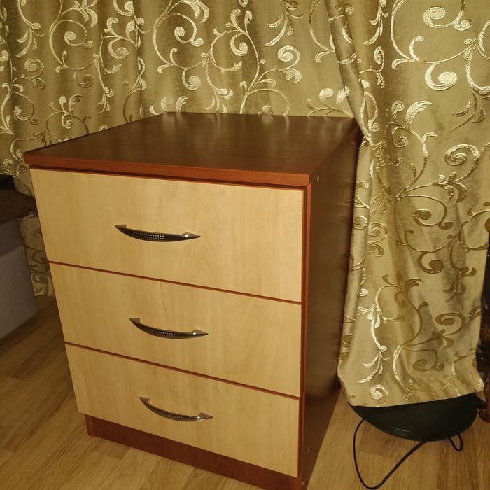 Комод, тумба для спальні чи вітальні