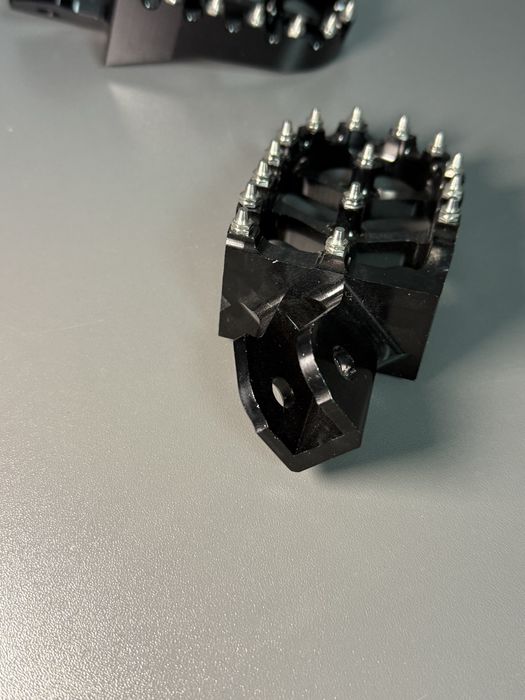 Підножки водія з шипами на мотоцикл