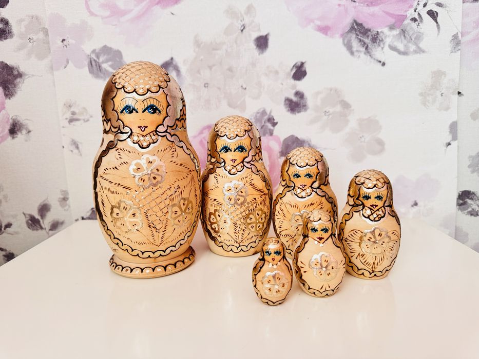 Duża drewniana matrioszka,babuszka,ręcznie zdobiona,retro figurka