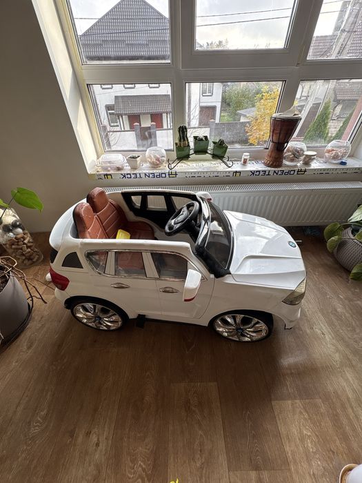 дитячий електромобіль bmw