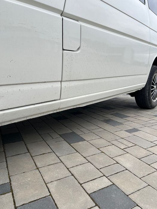 Автомобіль VW TRANSPORTER