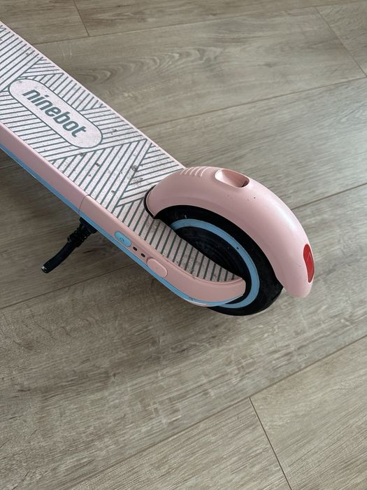електросамокат Ninebot Kids Scooter E8 Pink.