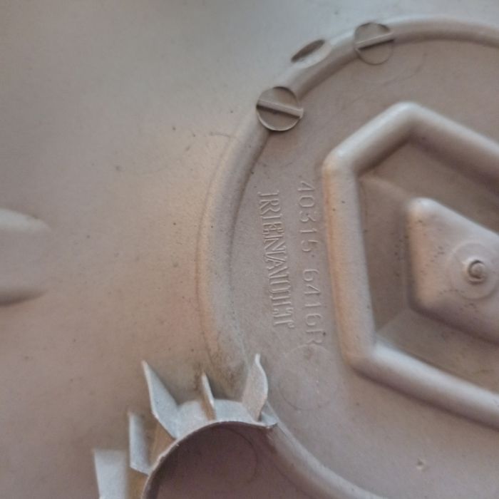 Продам оригінальні ковпаки Рено R15