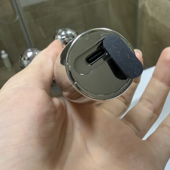 Мікрострумовий масажер для обличчя / 4D Pulse massager KM-833