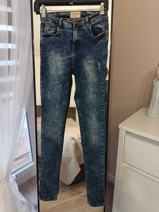 Damskie jeansy Reserved