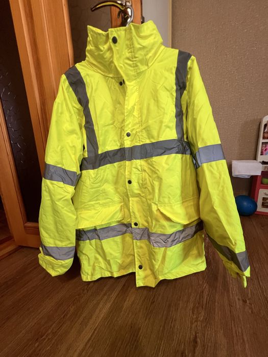 Легкая,не продуваемая ветровка,спецодежда