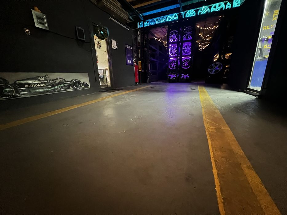 Зберігання шин або дисків в зборі  Осокорки Склад