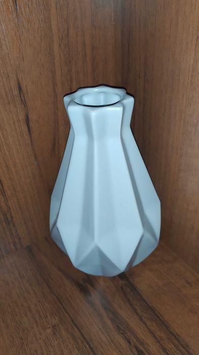 Декоративна ваза