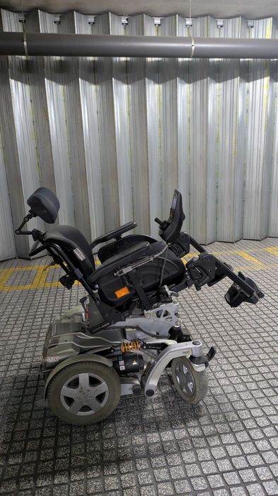 Cadeira de Rodas Eléctrica Invacare Storm 4 X-plore – Elevatória e Reclinável