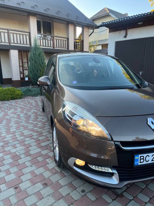 Renault scenic 2012