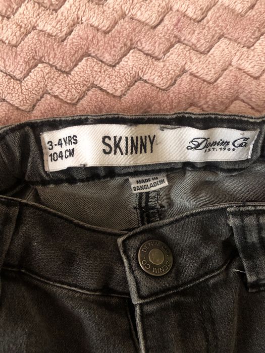 LC waikiki модний сучасний одяг на дівчинку 3-4 роки