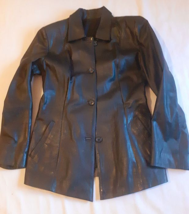 Casaco preto de cabedal senhora