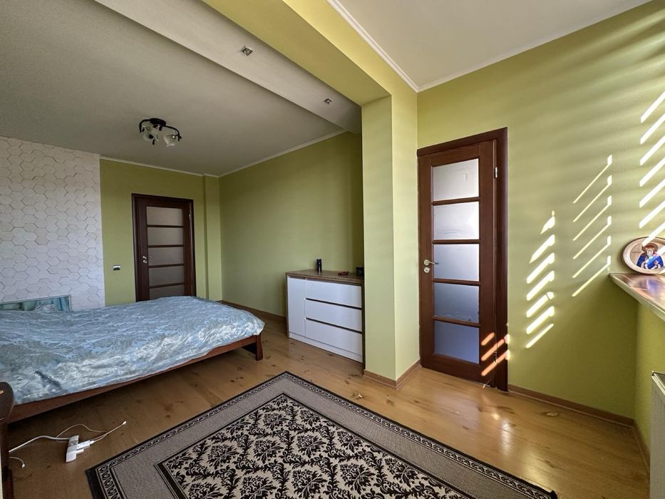 Будинок. Карпилівка. Басейн. Газове і твердопаливне опалення