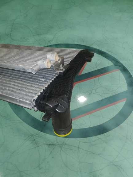 Радиатор Интеркуллера с креплениями Volkswagen Tiguan 18 - 5QM145803D