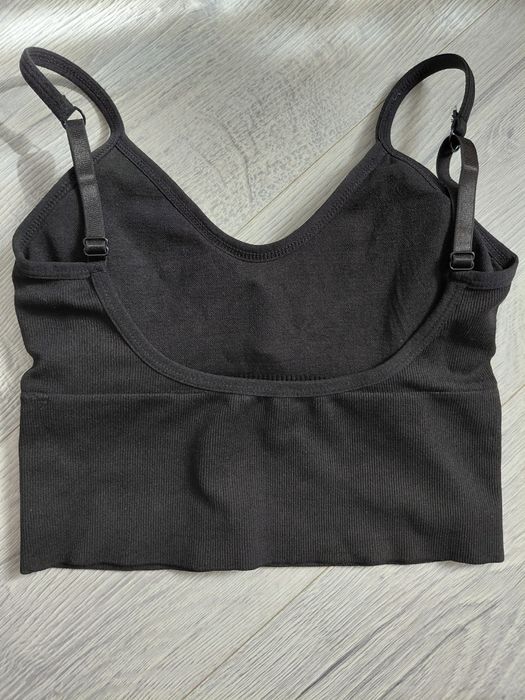 Топ з відкритою спиною