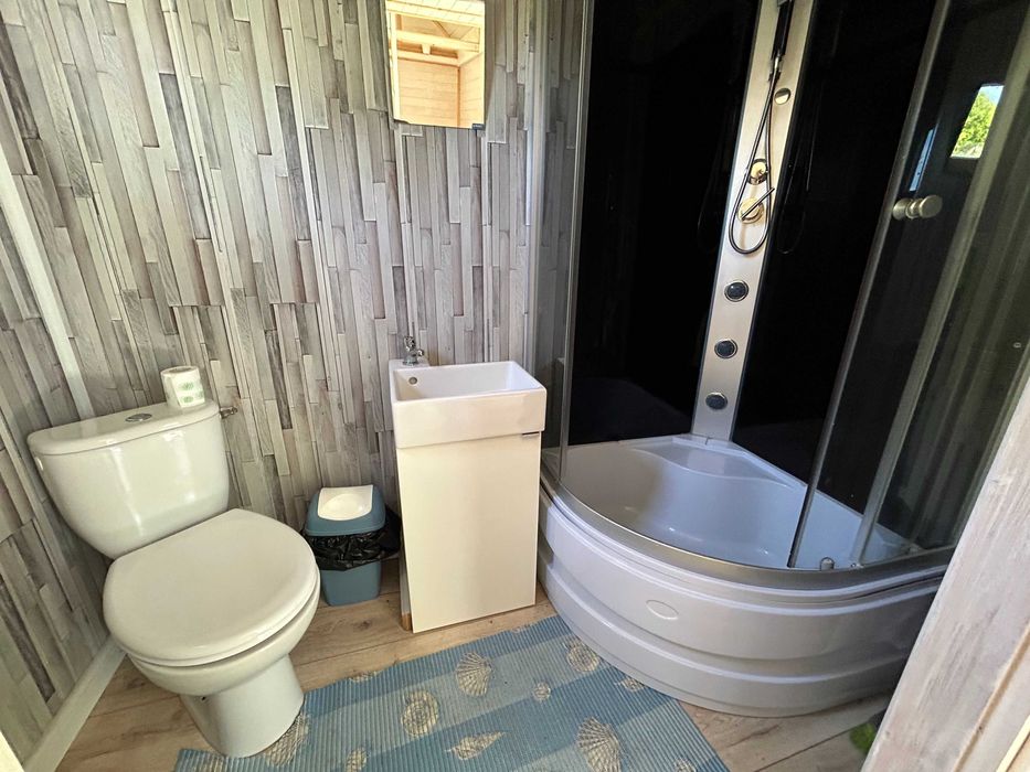 Domek drewniany, wykończony.