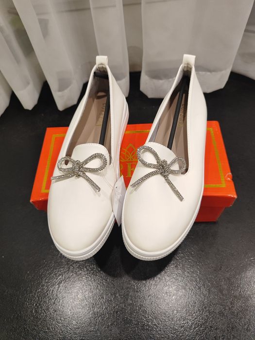 Лофери кеди макасіни білі 38 р