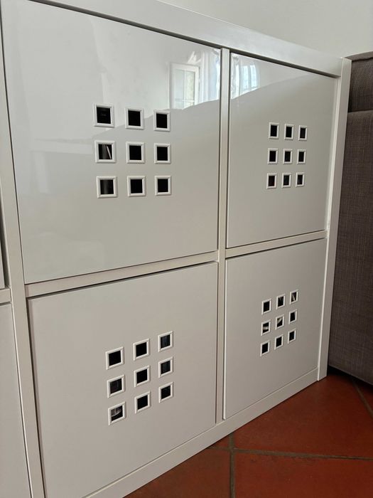 Móvel IKEA KALLAX + 8 caixas – Excelente estado