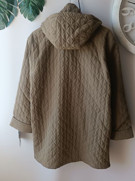 Стьобана куртка з капюшоном р 54 . Нова!