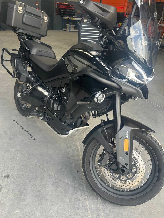 CF Moto 800 MT Explorer