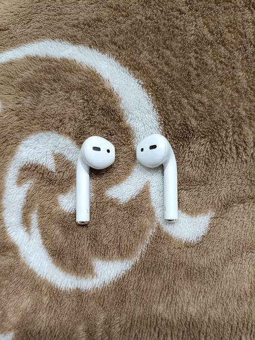Продам Airpods 2 в хорошому стані
