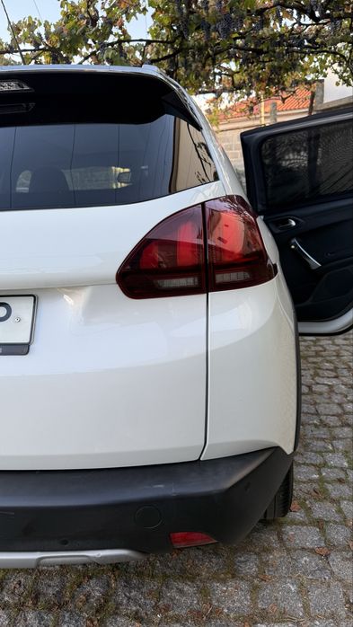 Peugeot 2008 SUV Branco foto 5