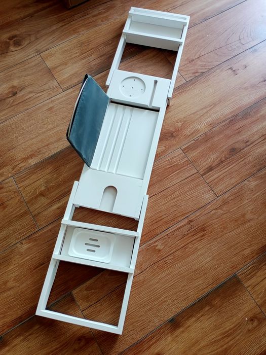 Rozsuwana półka drewniana na wannę