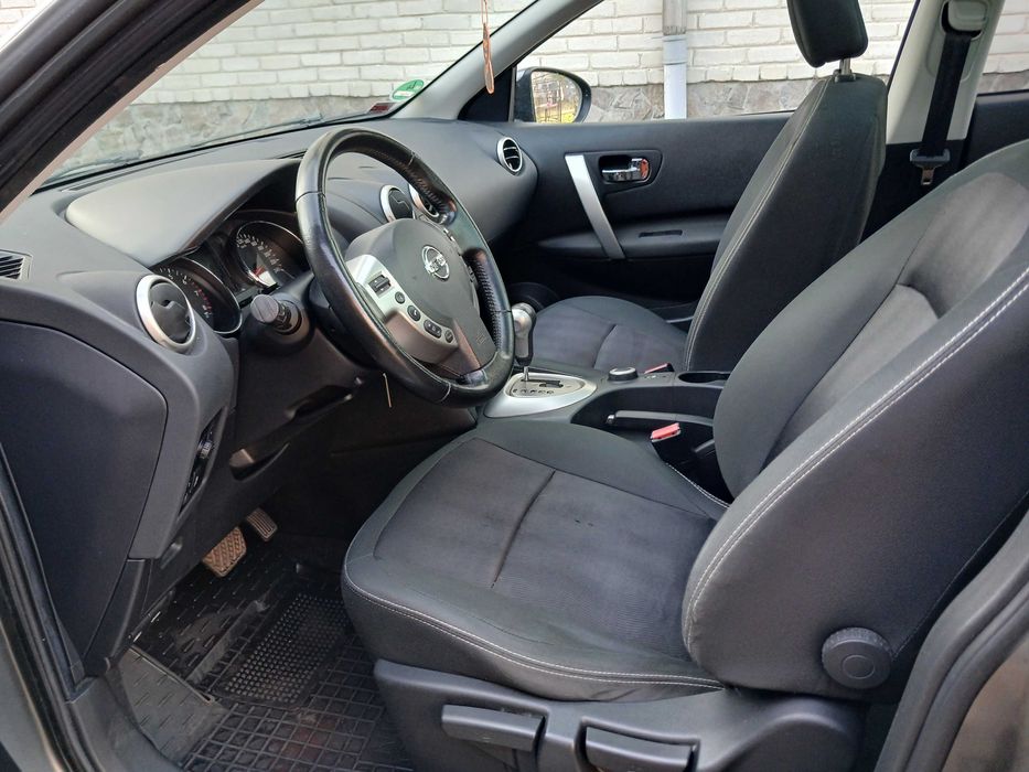 Nissan Qashqai автомобіль