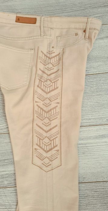 Spodnie z haftem H&M  & Denim 36/38