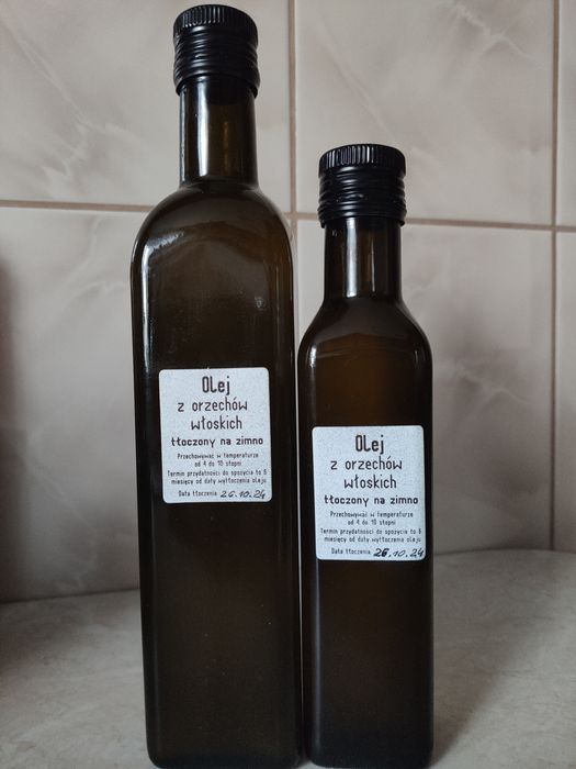 Olej z orzechów włoskich tłoczny na zimno