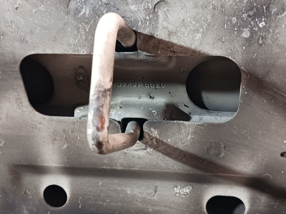 Capot FORD Mondeo II (BAP)